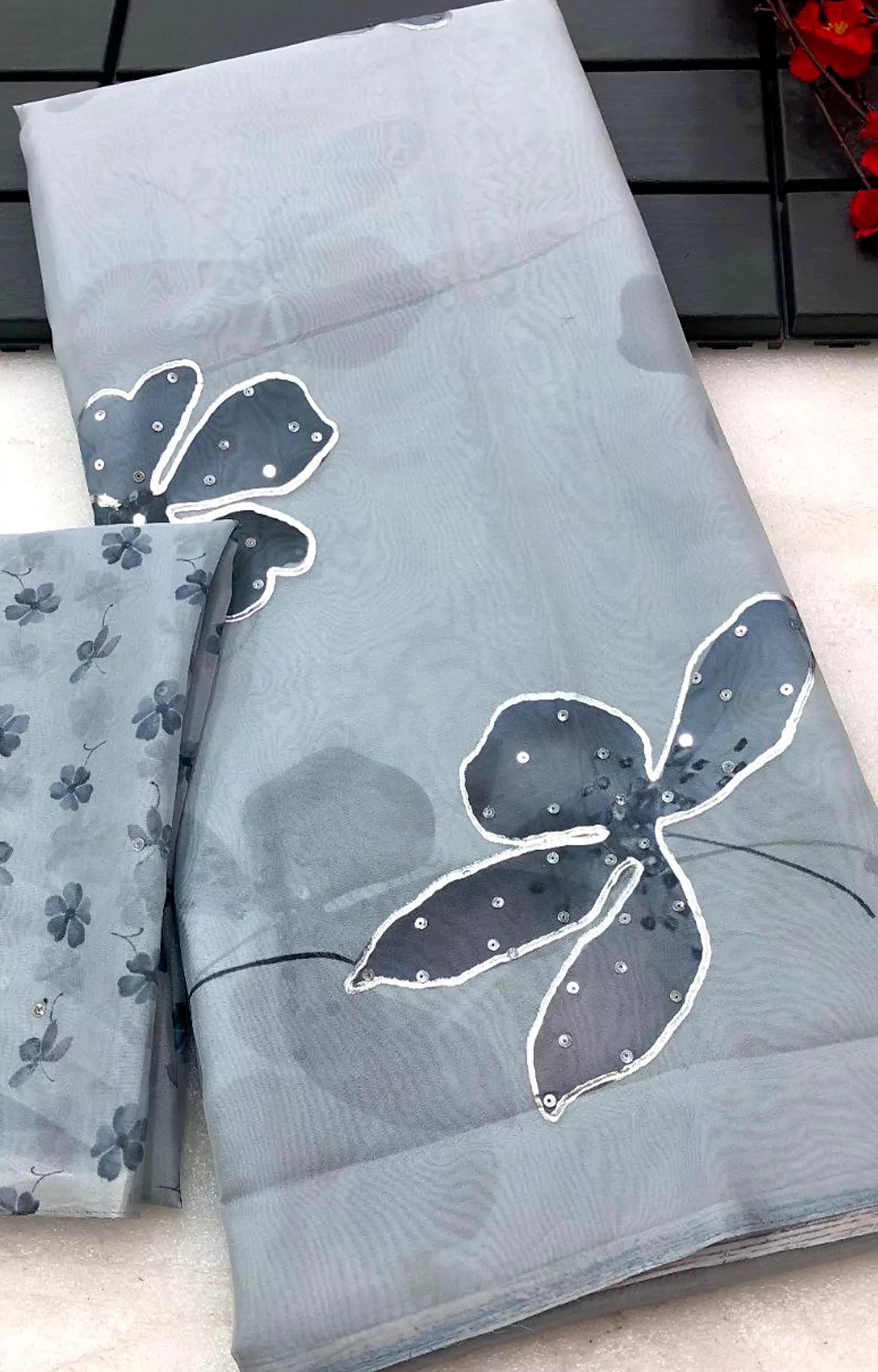 VRANDITA 2 ORGANZA FLORAL DIGITAL PRINT SAREE.