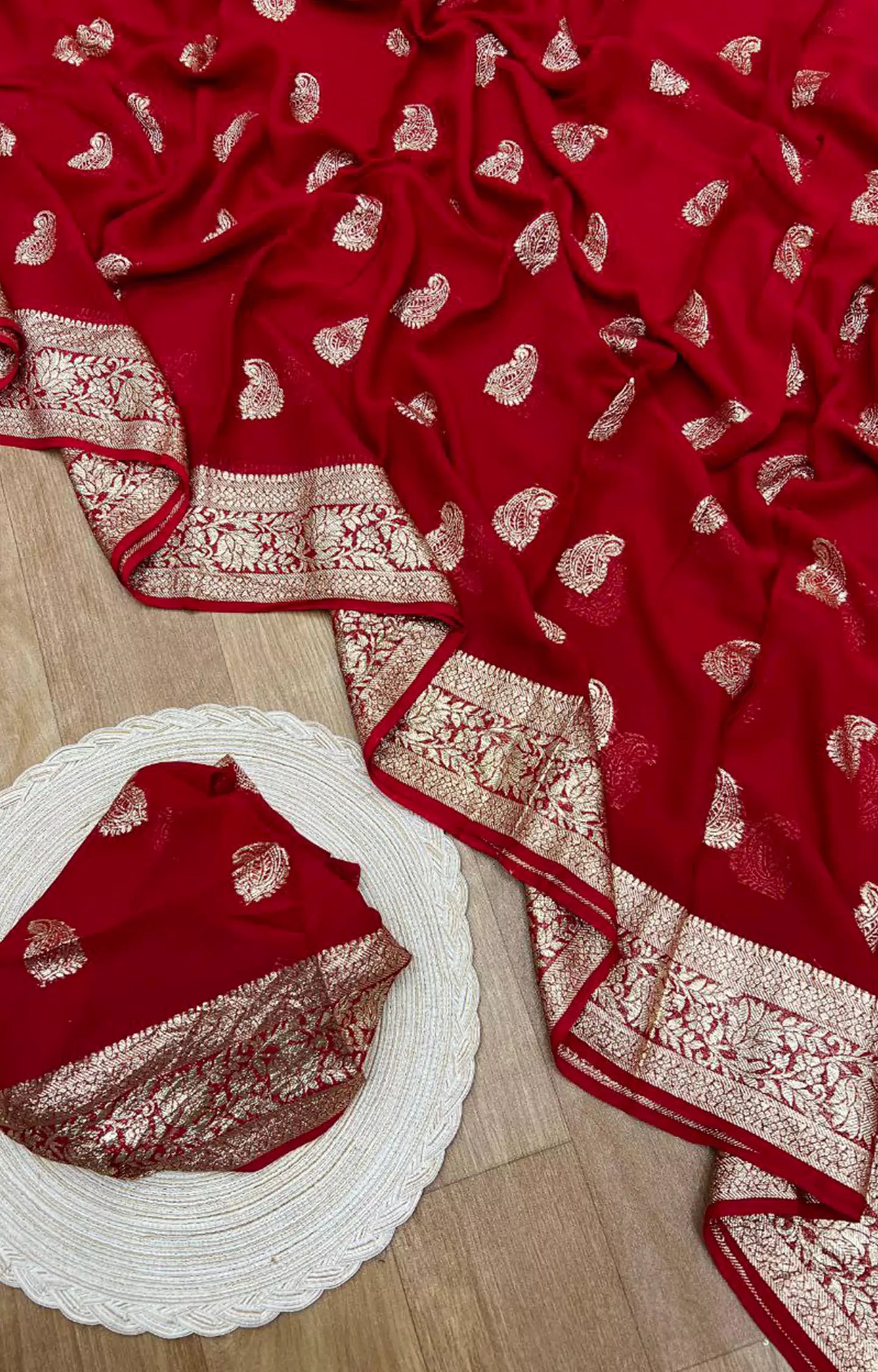 SNEHNA VISCOSE GEORETTE SAREE.