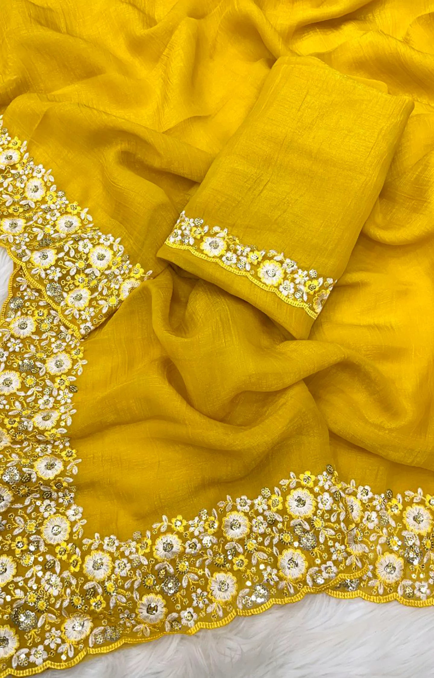 VEDAANI CRUNCHY CRUSH SILK SAREE
