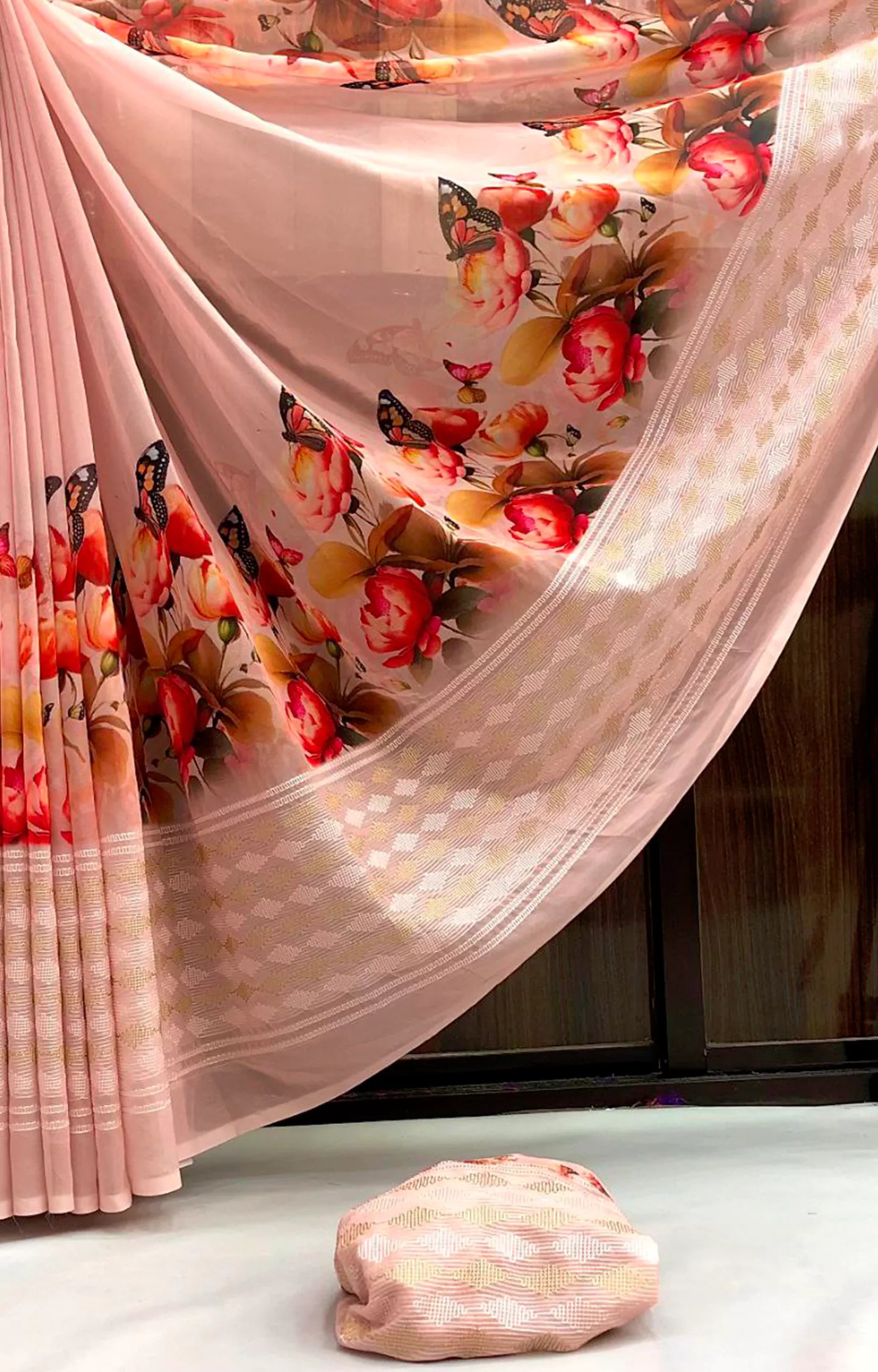 MUNEERA 4 CHIFFON FLORAL DIGITAL PRINT SAREE.