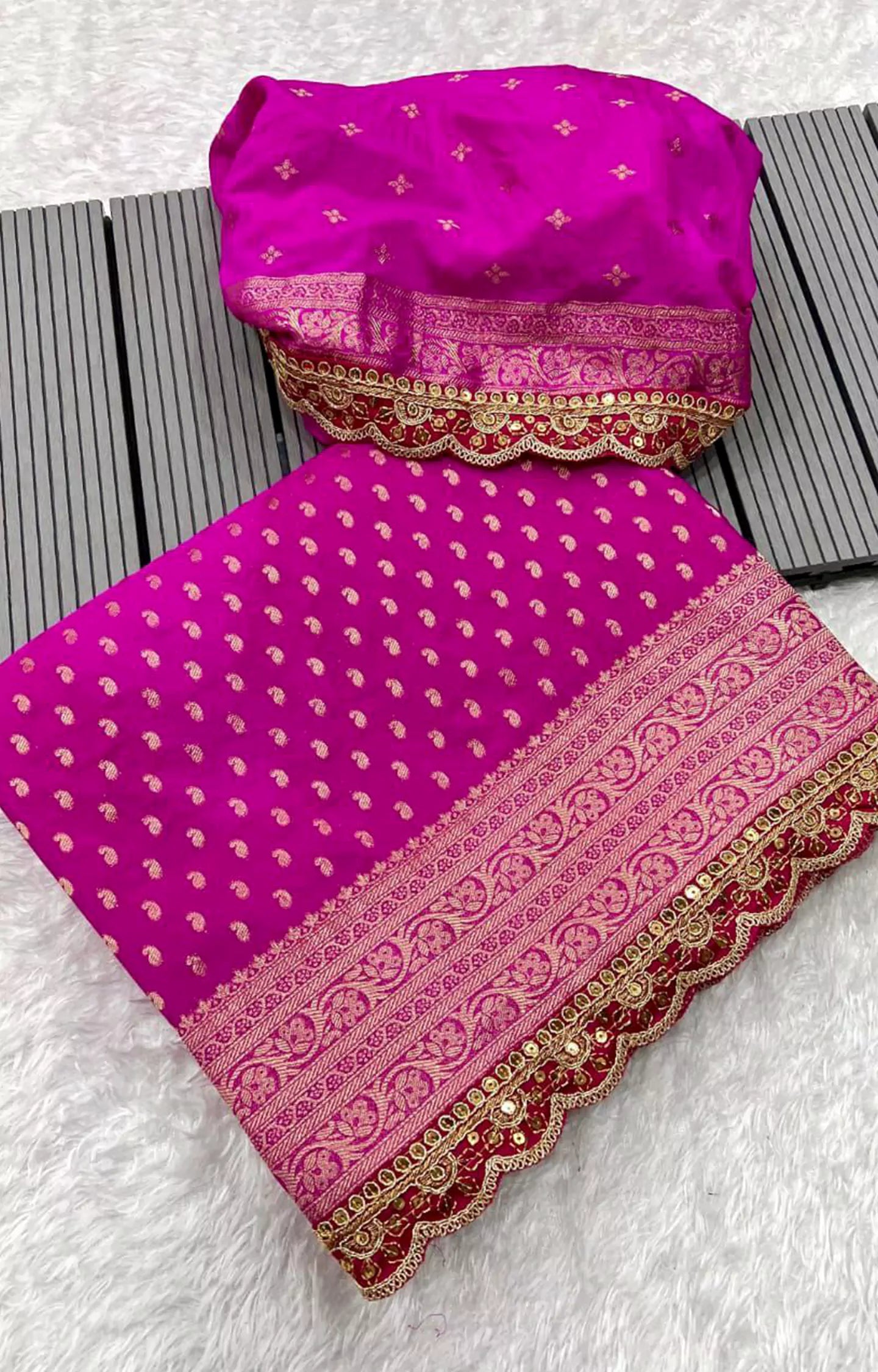 BELASY ADORN YOURSELF IN THIS BEAUTIFUL SAREE