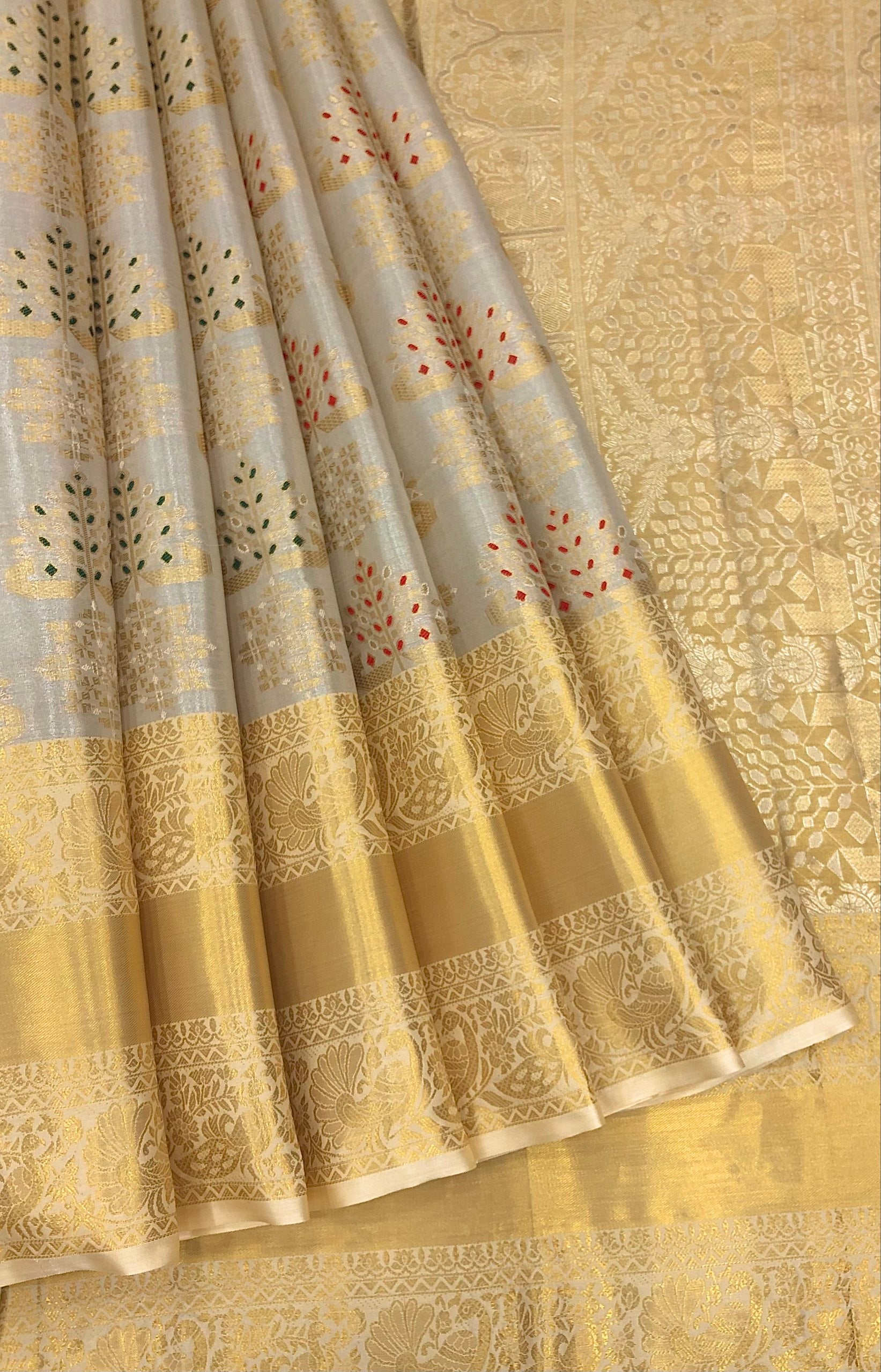 Custom Gold Kanjiviram Silk Zari Weaving Saree
