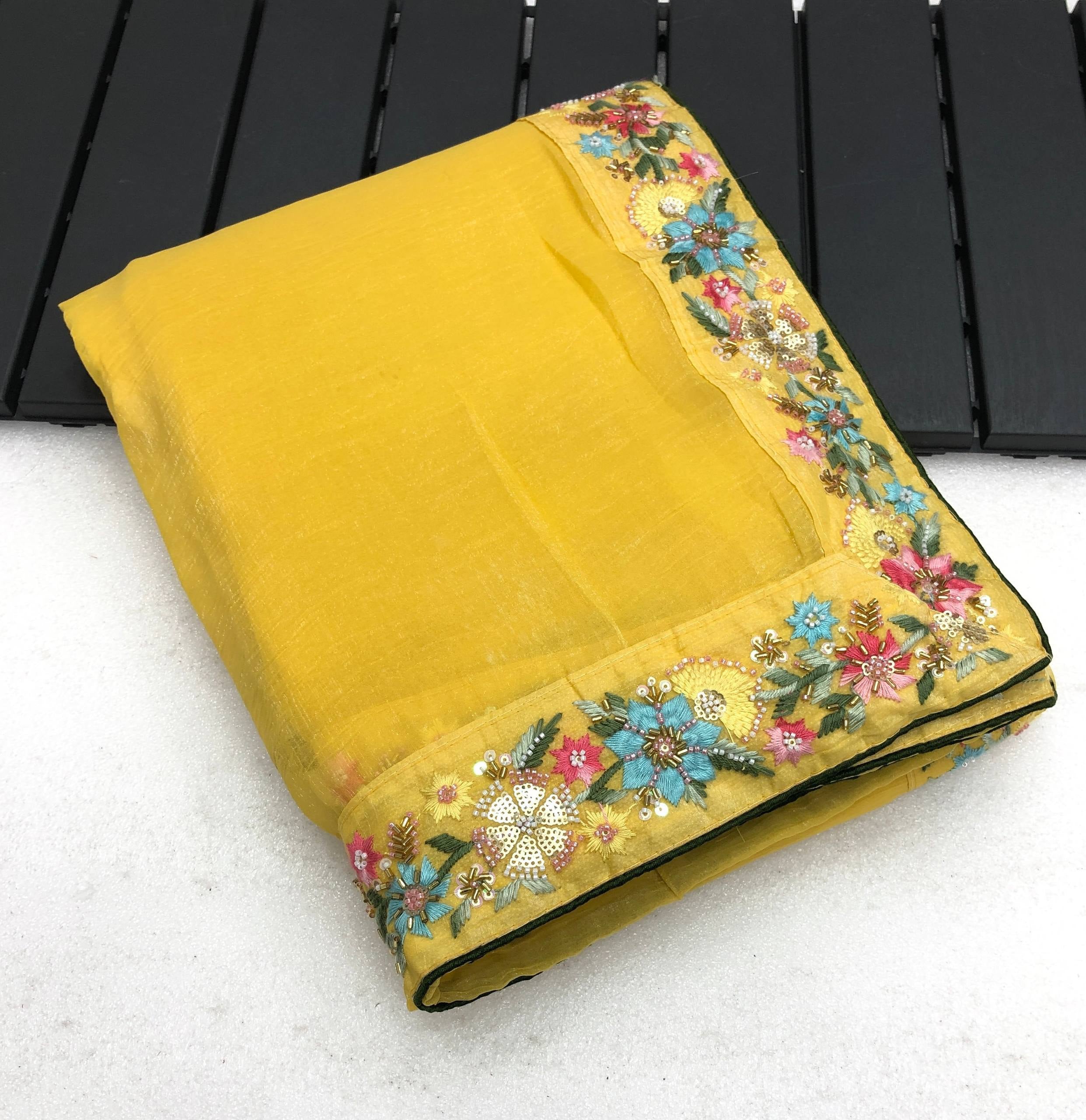 #Color_Yellow