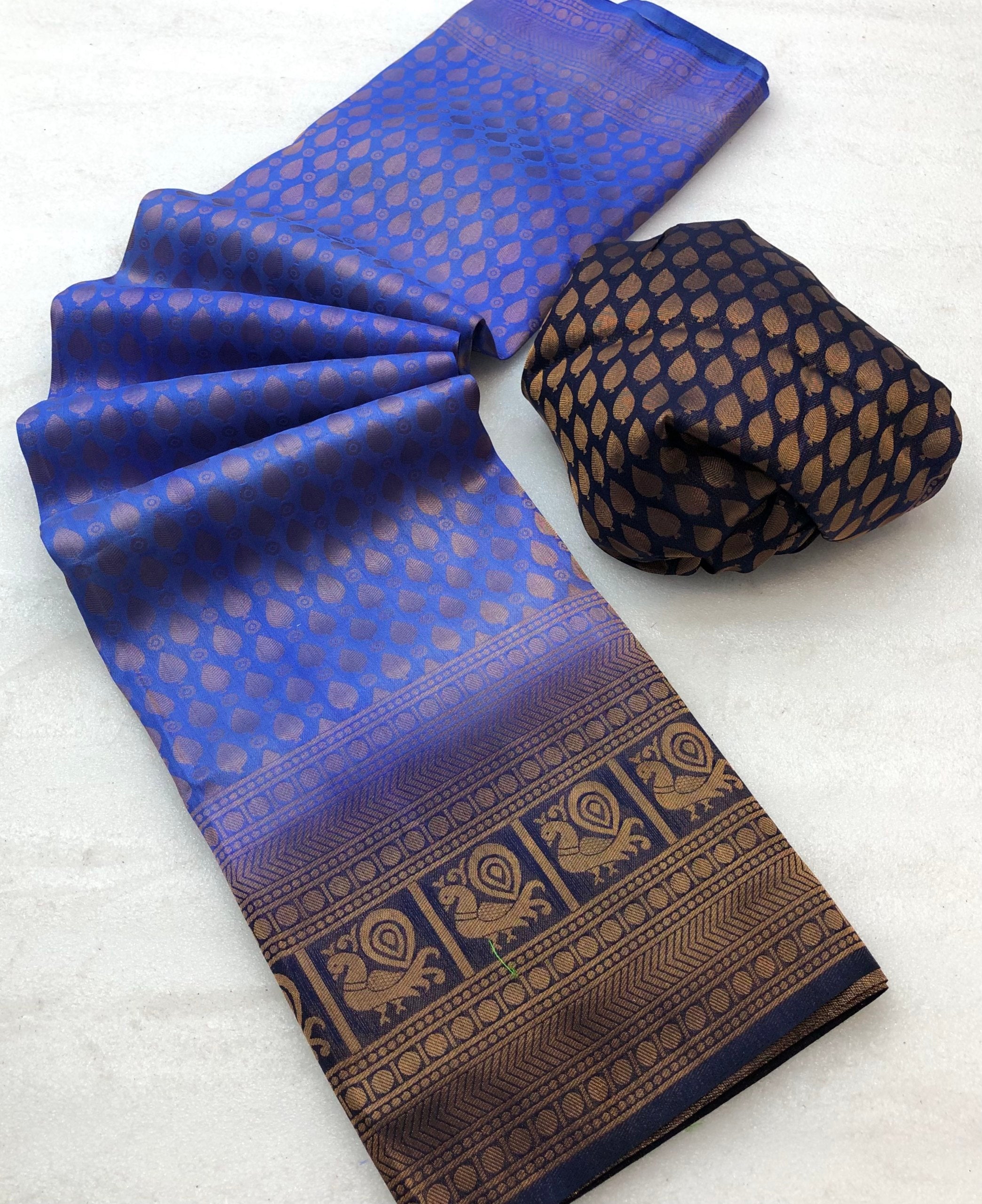 Giaana  Softy Silk Hand Dyed Saree