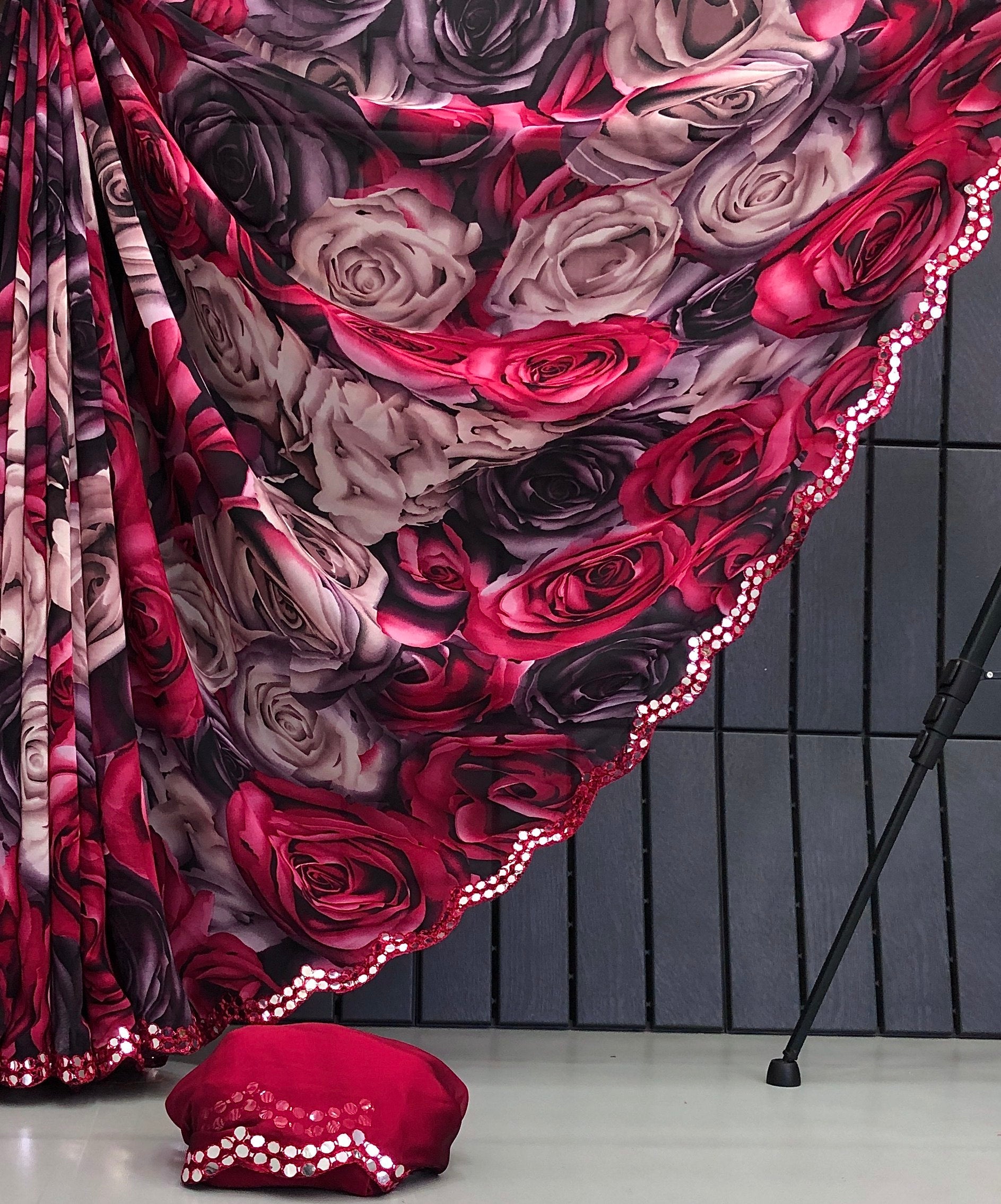 Angil Weightless Chiffon With Floral Printed Saree