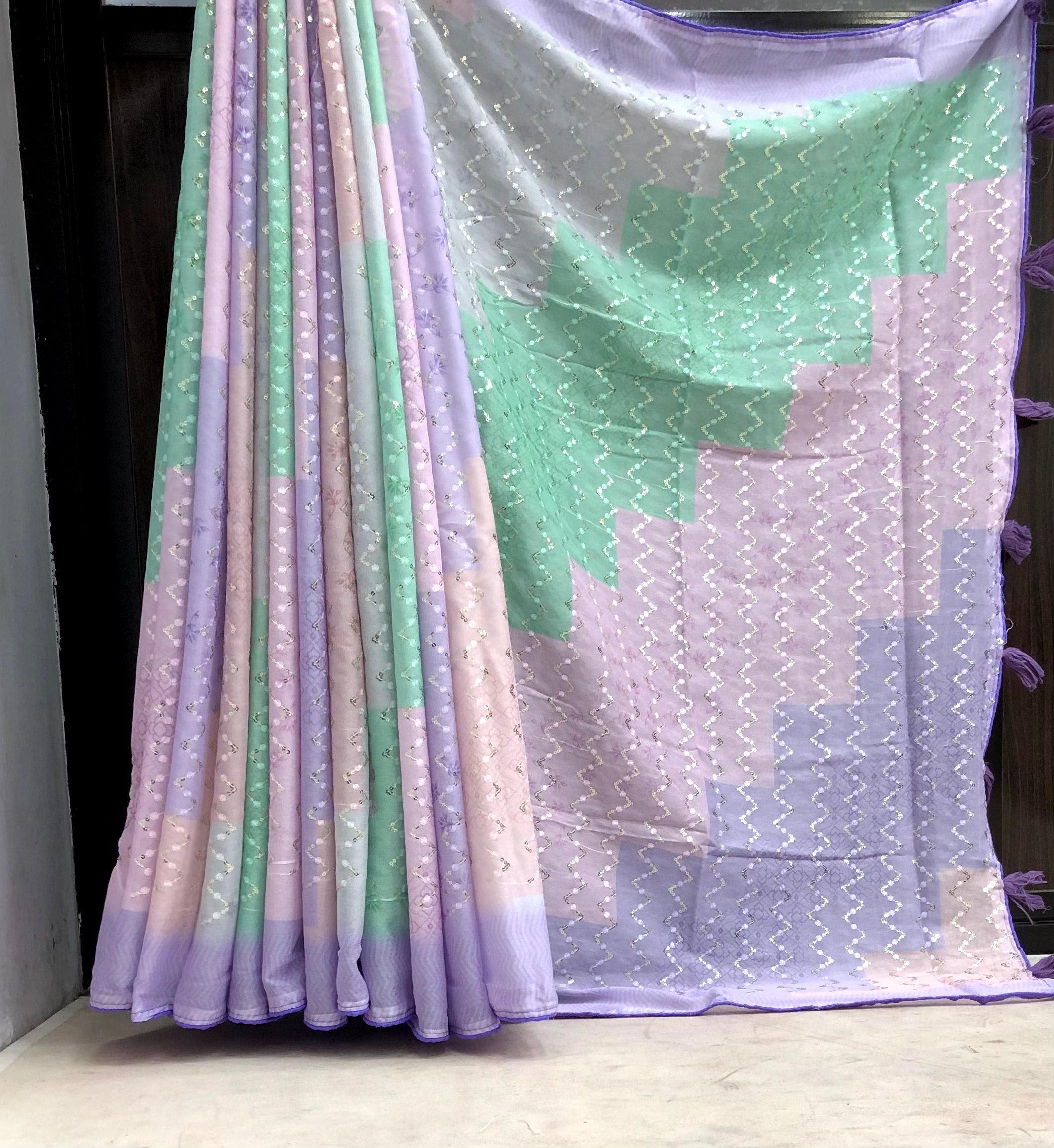 Neuer  Chiffon Gemotrical Pastel Shade Printed Saree
