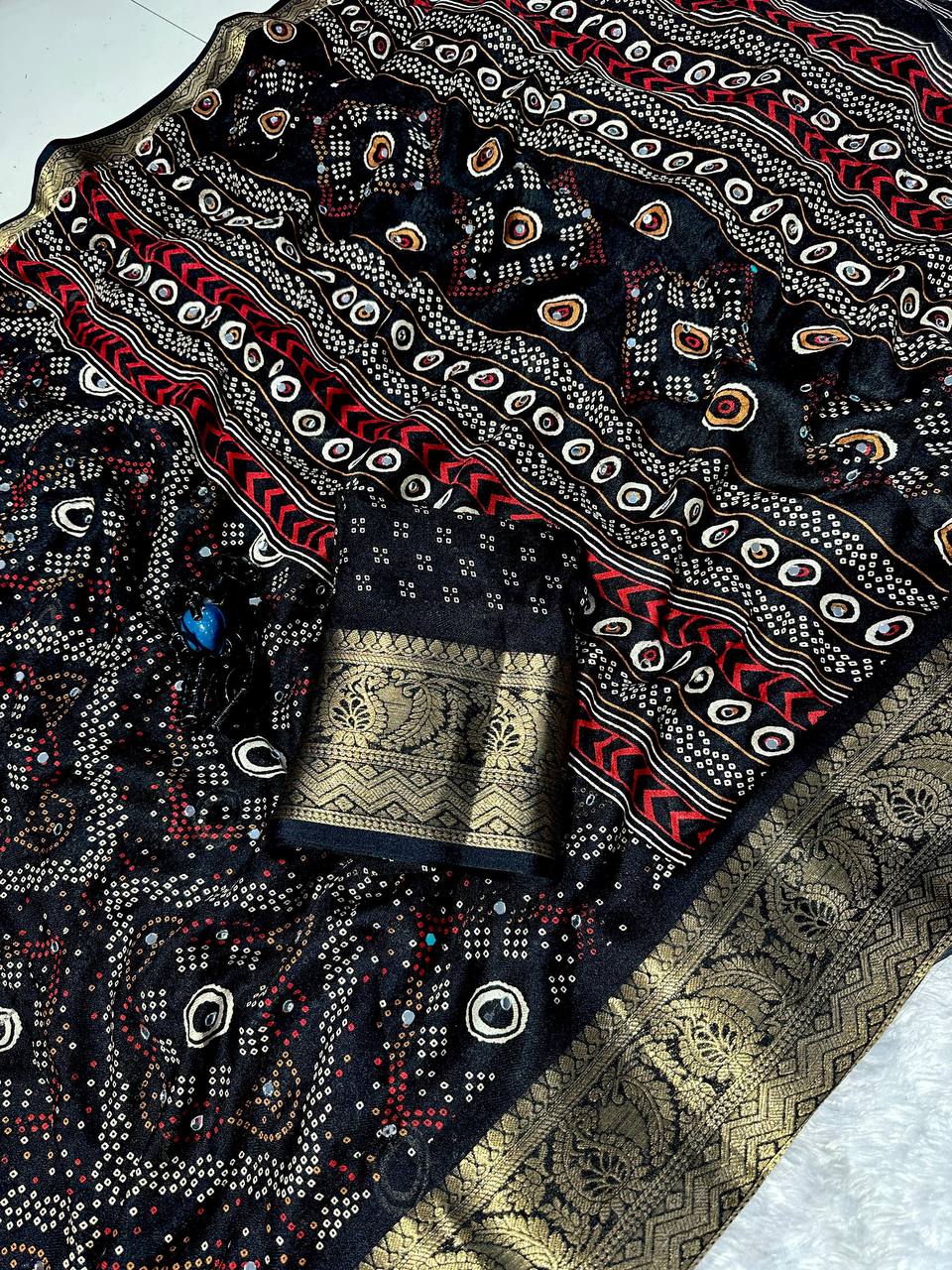 Mansab Marsh Mellow Floral Printed Saree