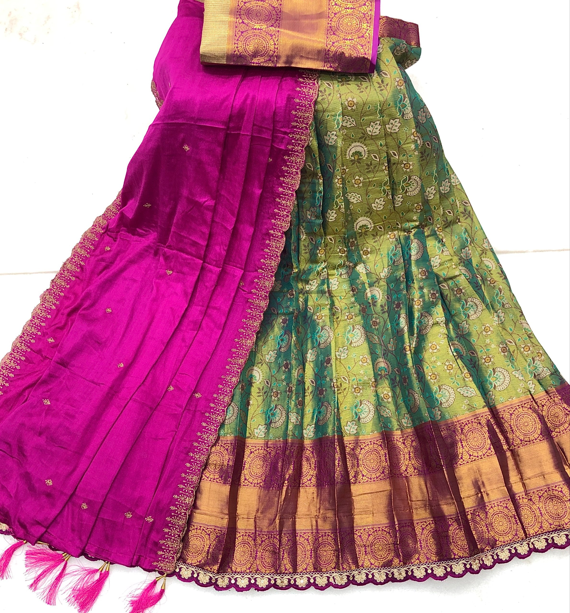 #Color_Pink