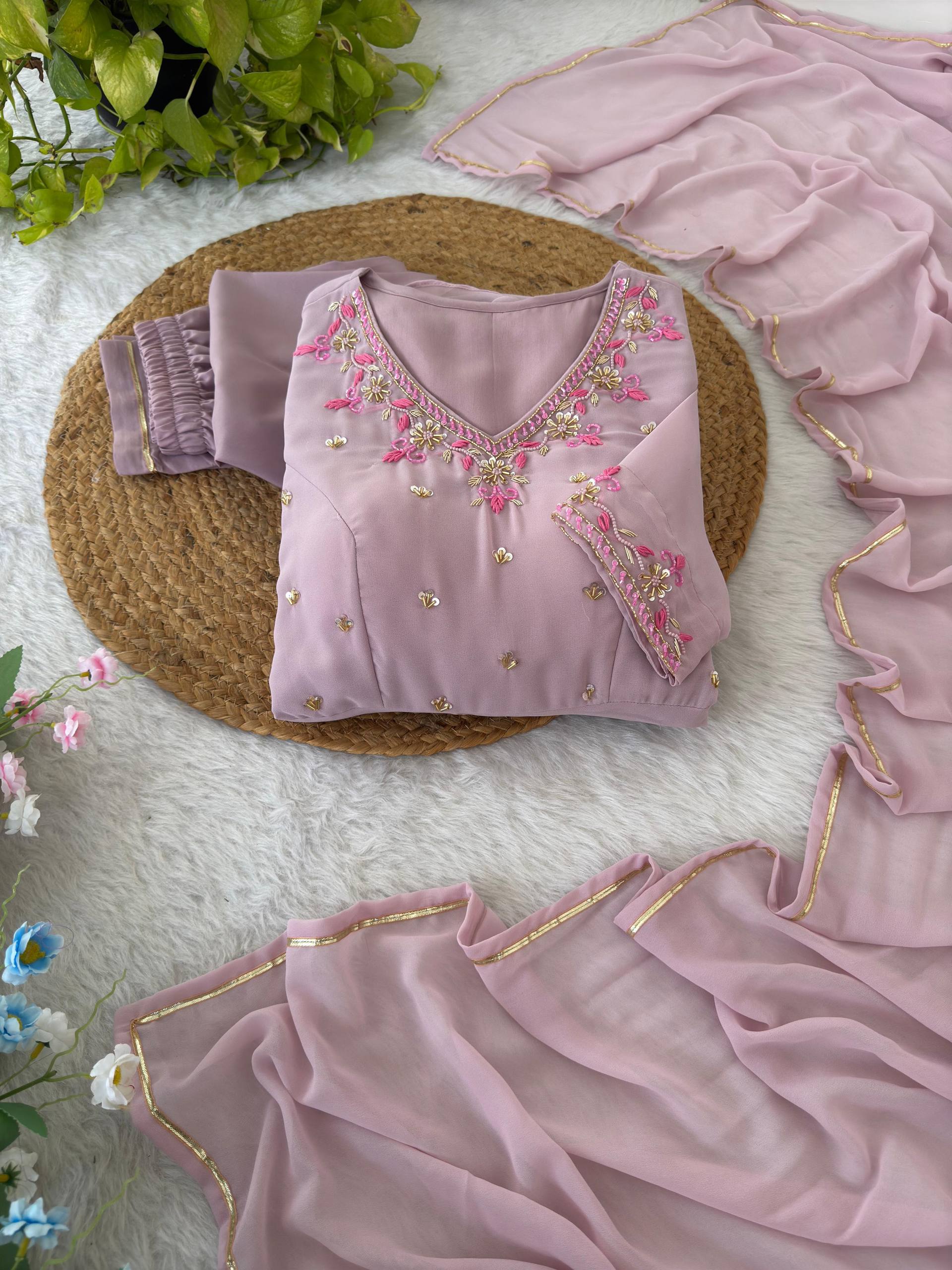 Review Fox Georgette Neck And Sleeve Handwork Gown