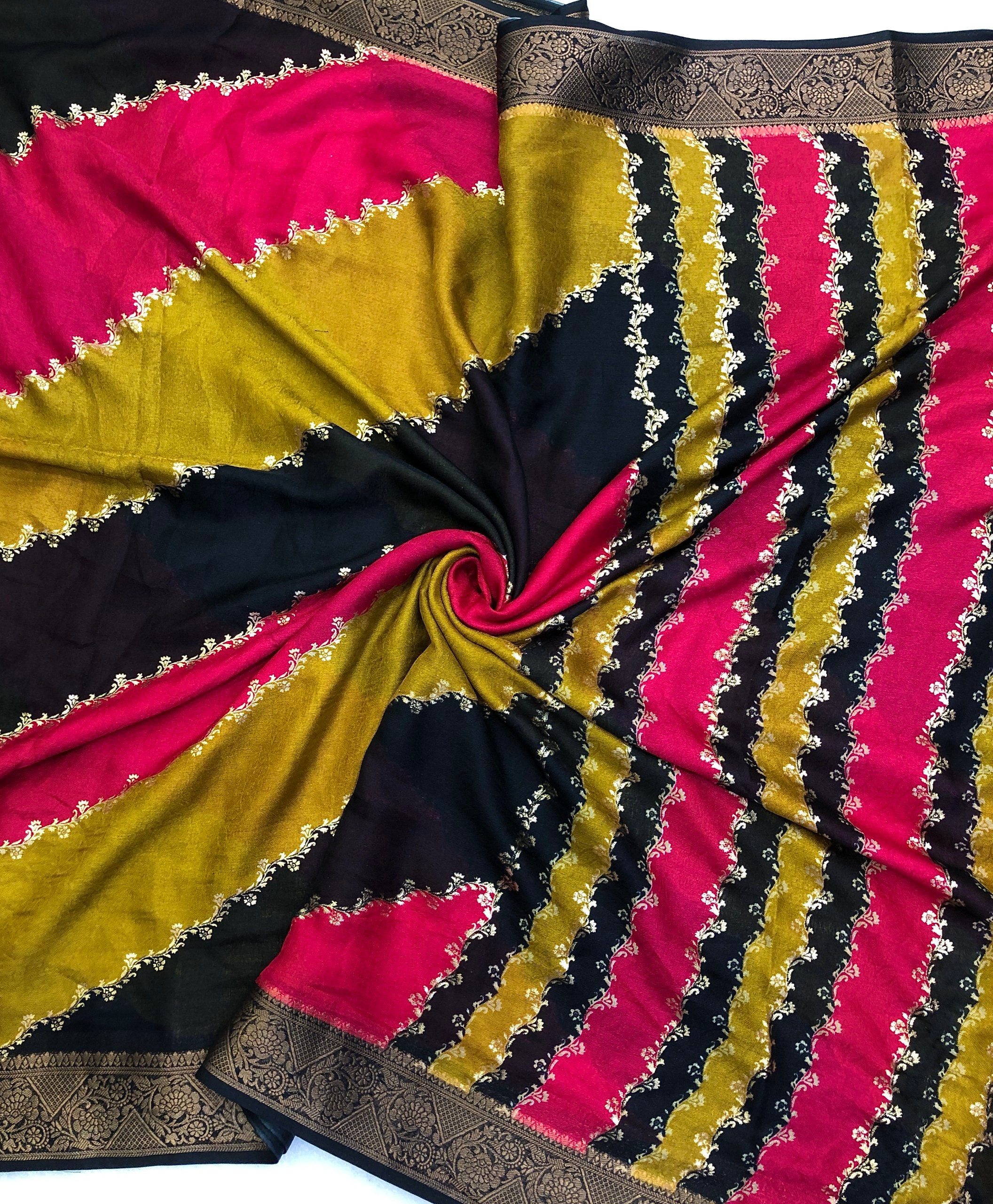 Raabta  Dola Mass Mello Foil Printed Saree