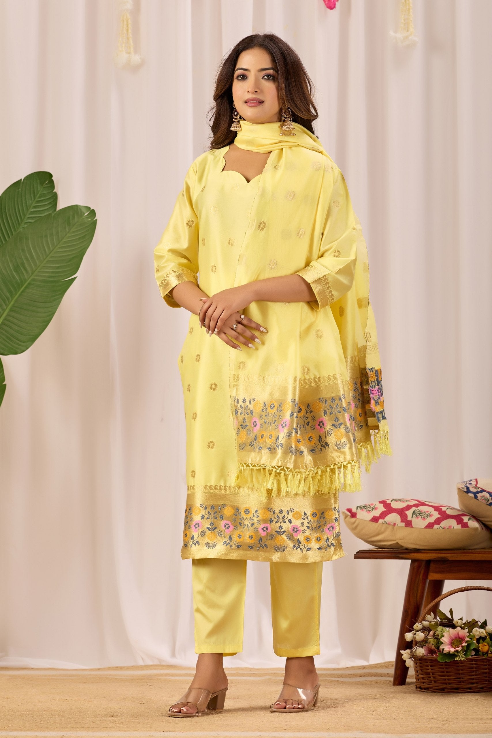#Color_Yellow