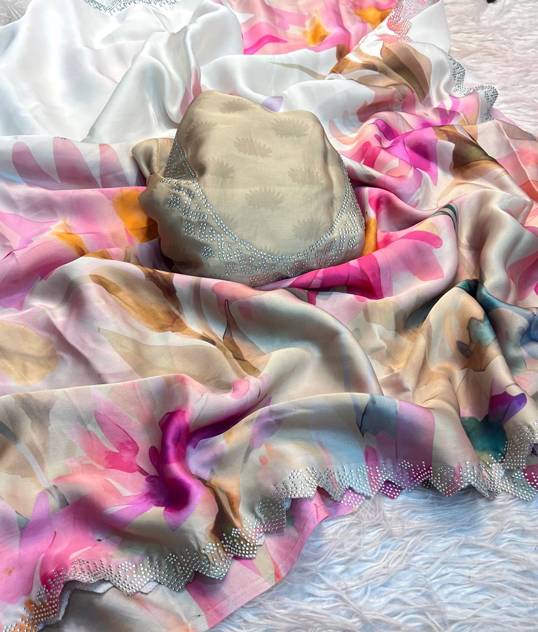 #Color_Beige