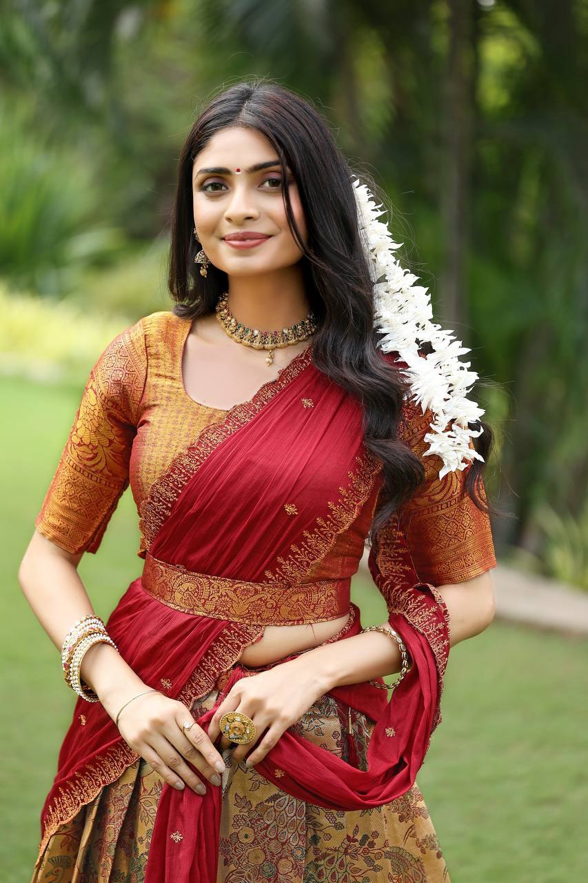 #Color_Maroon