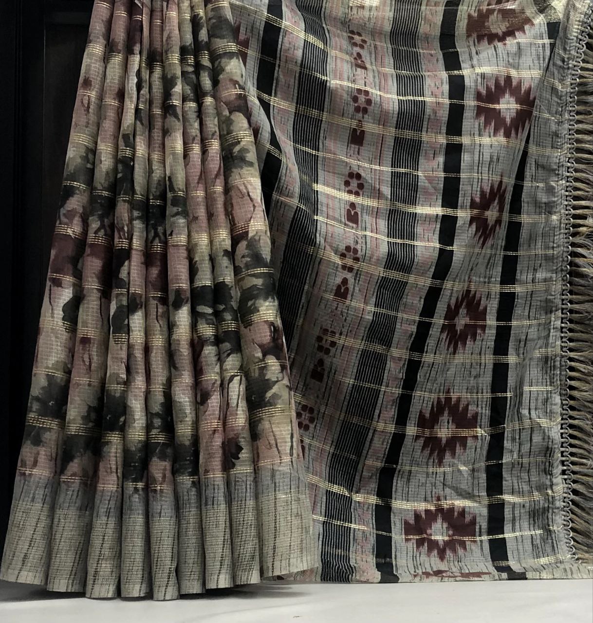 Agatsya Soft lenin floral printed saree