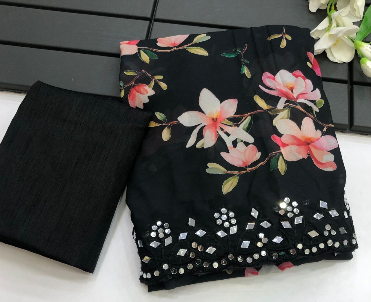 KUVENA DESIGNER CHIFFON FLORAL DIGITAL PRINTED SAREE