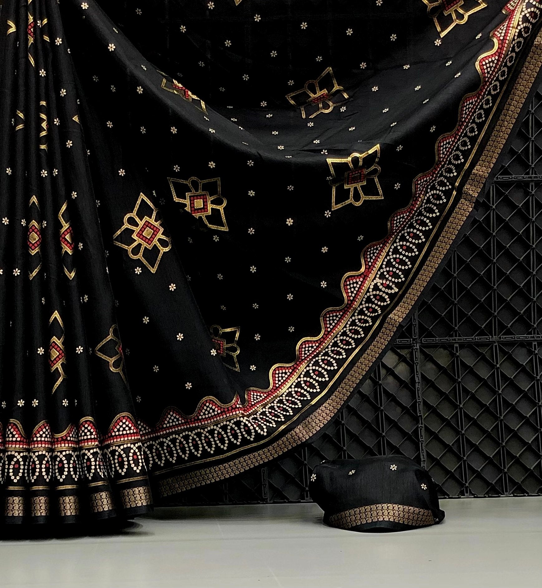 #Color_Black