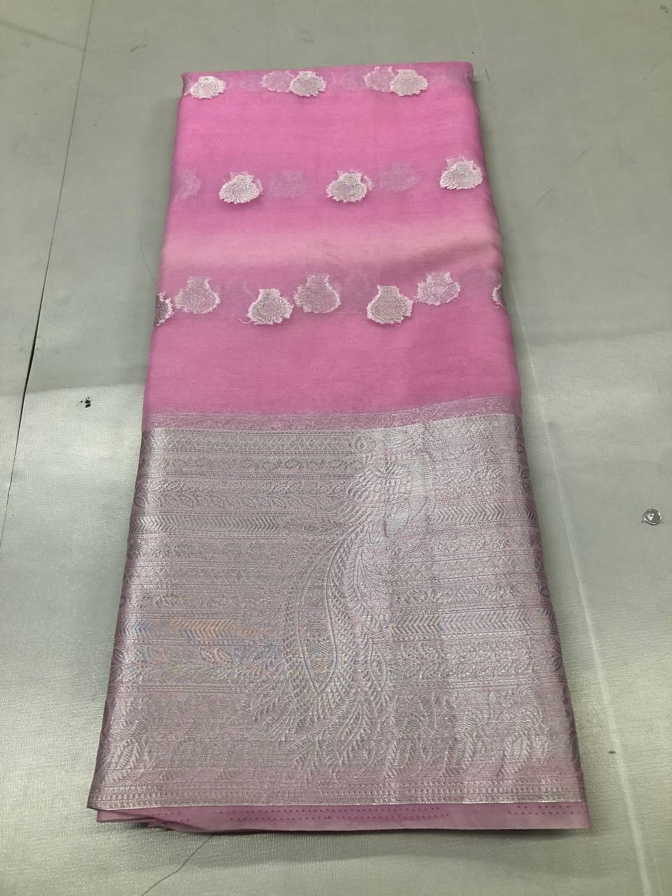 Fancy Sarees Without Blouse
