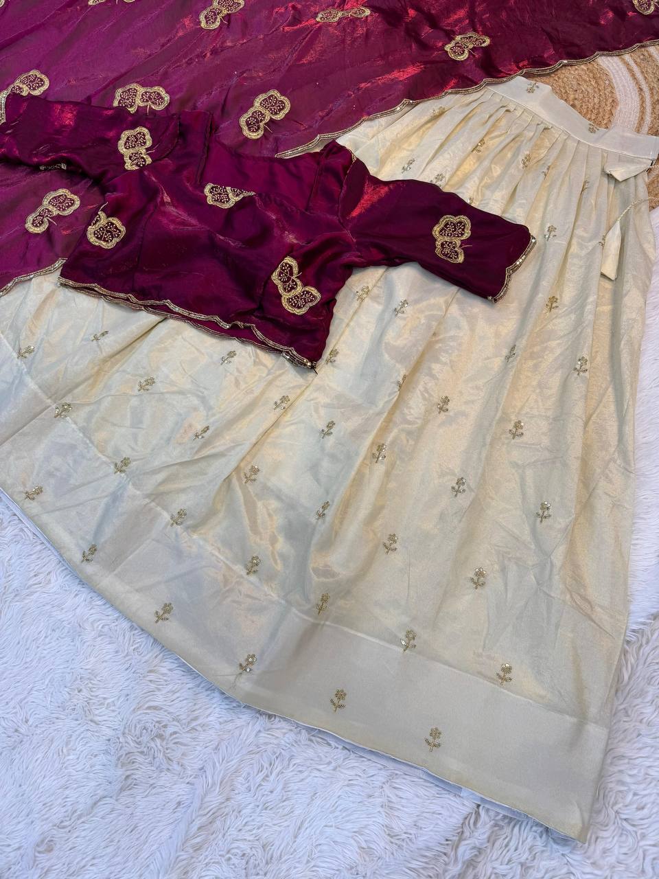 #Color_Maroon